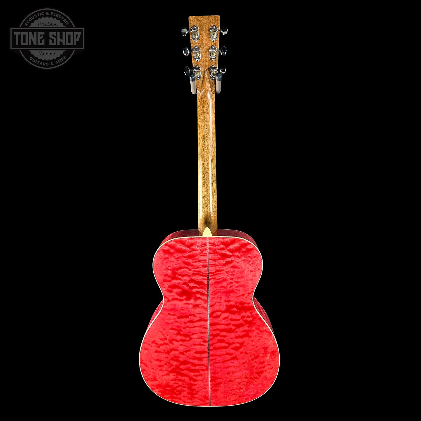 Full back of Martin Custom Shop 000 14-Fret Quilted Maple.