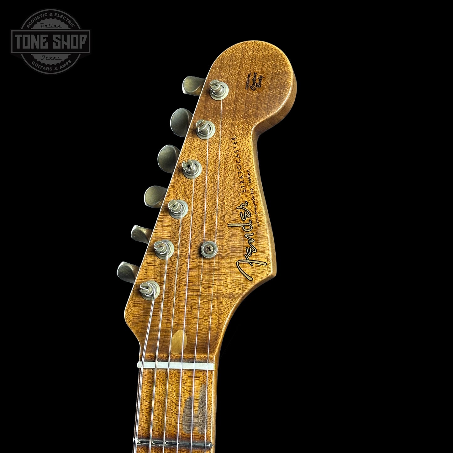 Headstock of Fender Custom Shop Limited Edition Roasted '54 Strat Journeyman Relic '55 Desert Tan.