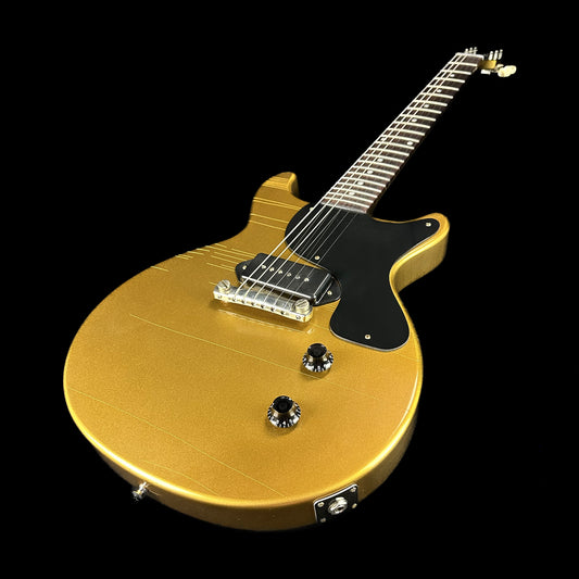Bottom right angle of Gibson Custom Shop M2M 58 Les Paul Junior Doublecut Double Gold Murphy Lab Ultra Light Aged.