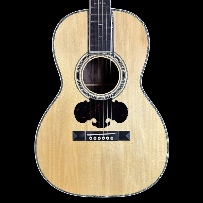 Martin 00 Natural over black background