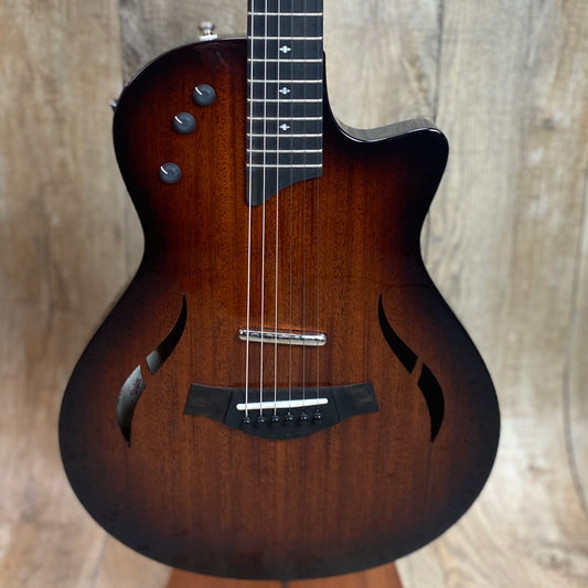 Taylor T5z Classic DLX w/case
