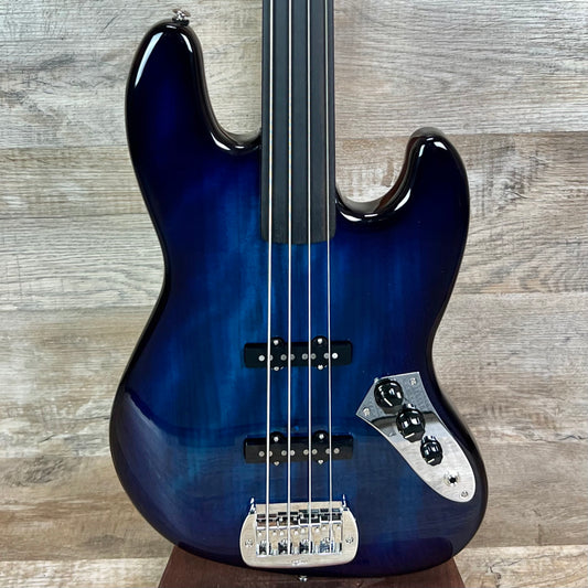 G&L USA JB Fretless Blueburst Quatersawn Maple Neck Ebony Fingerboard w/case