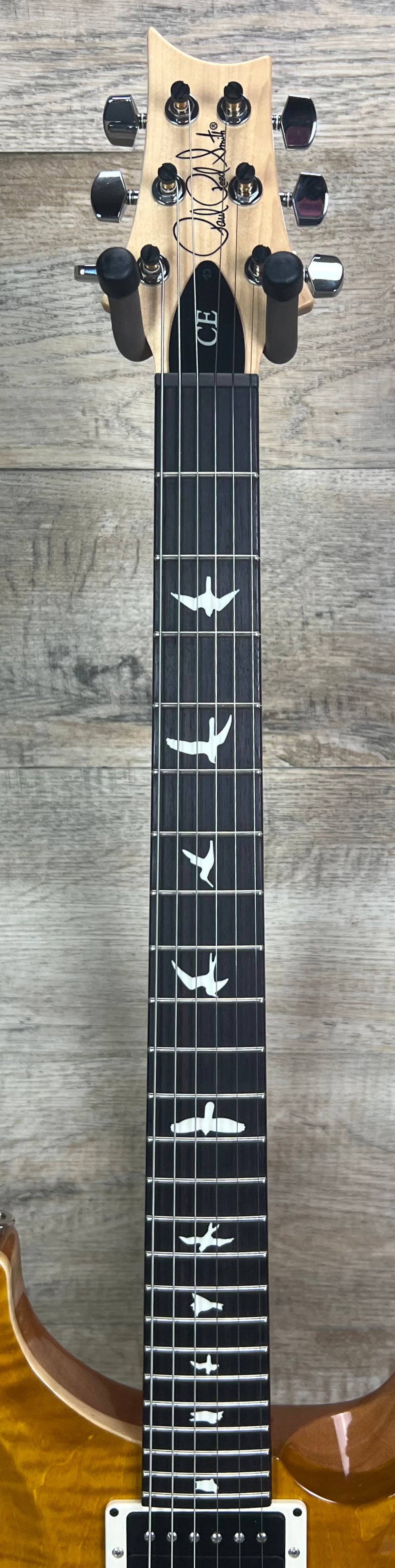 Neck of PRS Paul Reed Smith CE 24 Amber.