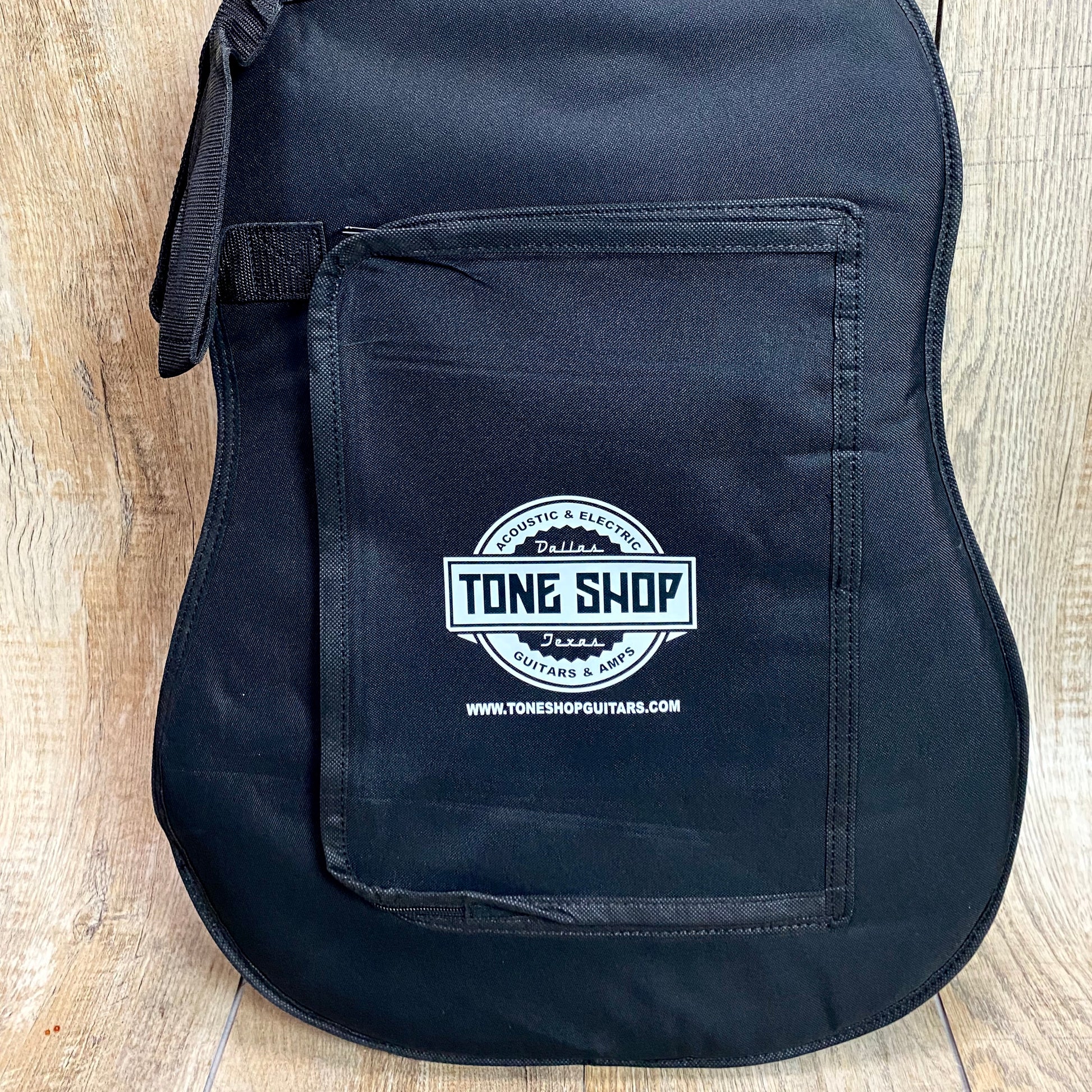 Close up of Levy's EM7P-L Elec Guitar Gig Bag TSG showing the Tone Shop Logo.