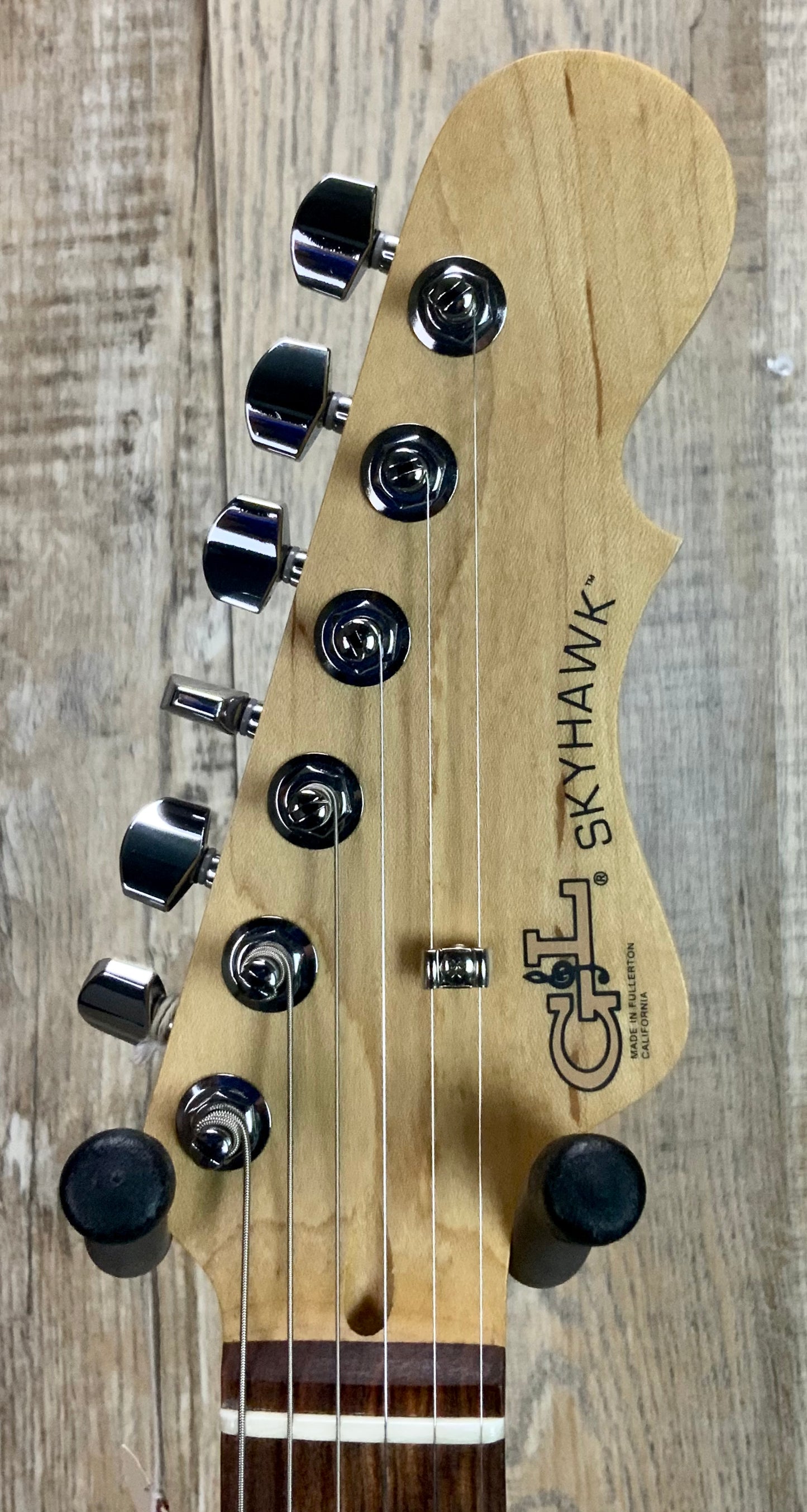 G&L Fullerton Deluxe Skyhawk HH Surf Green w/bag