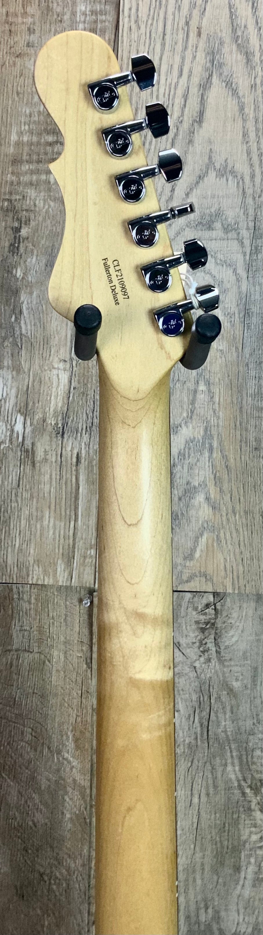 G&L Fullerton Deluxe Skyhawk HH Surf Green w/bag