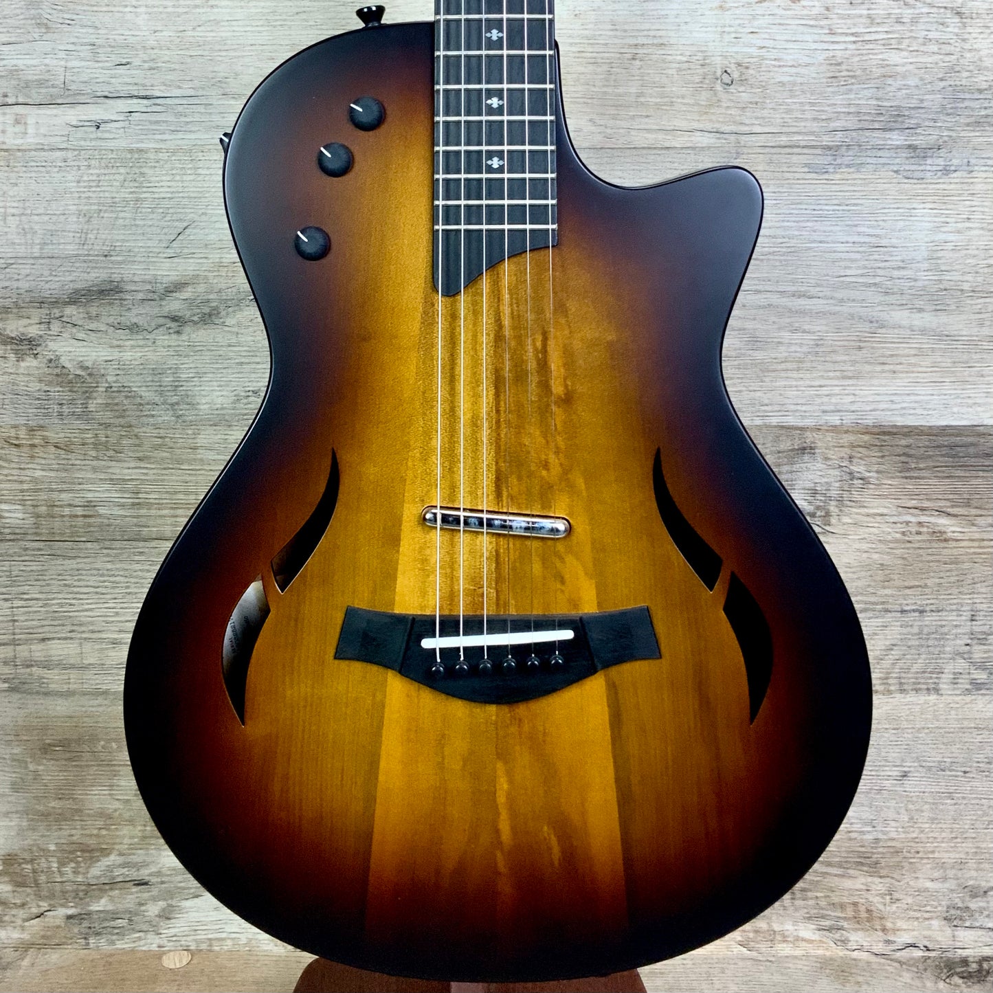 Taylor T5z Classic Exotic-Top Blackheart Sassafras Limited w/case