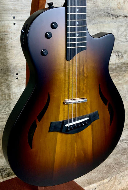 Taylor T5z Classic Exotic-Top Blackheart Sassafras Limited w/case