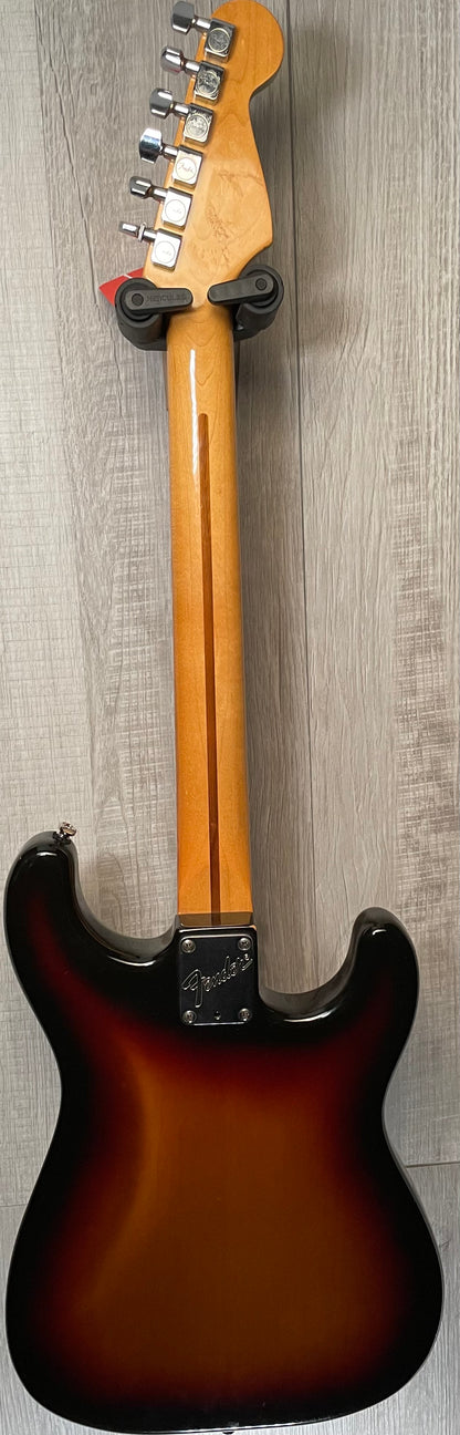 Full back of Used Vintage 1983 Fender Left Hand Stratocaster 3 Tone Sunburst TSS869.