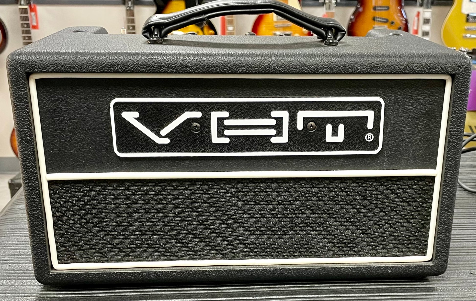 Closeup front of Used VHT I-30 Hybrid Power Guitar Amphead TSS1100.