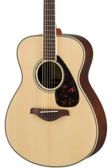 Front of Yamaha FS830 Natural.