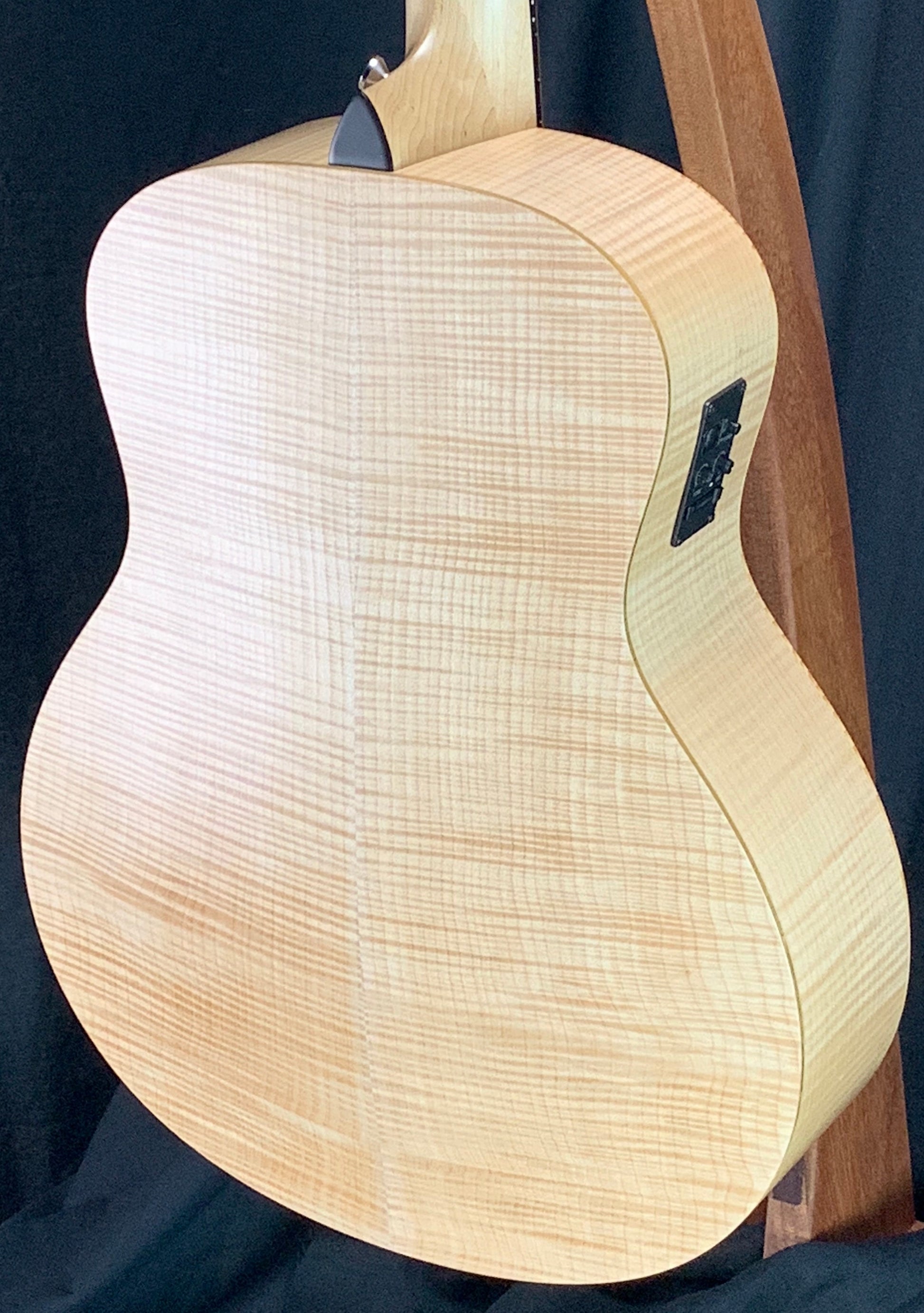 Back angle of Taylor GS Mini-e Maple Bass.
