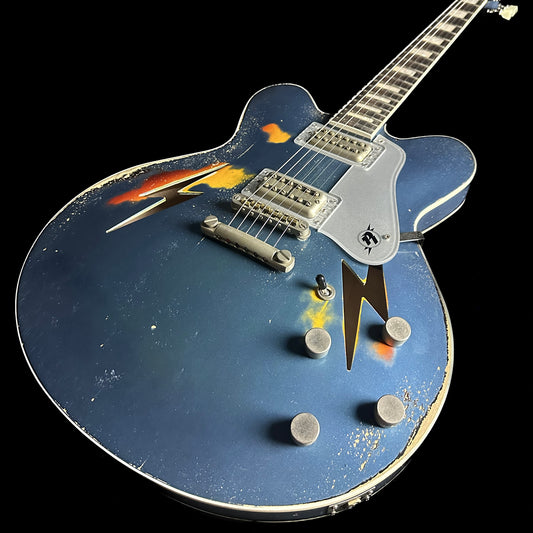 Front angle of Rock N Roll Relics Lightning Pelham Blue/3-Tone Burst Medium Aging.