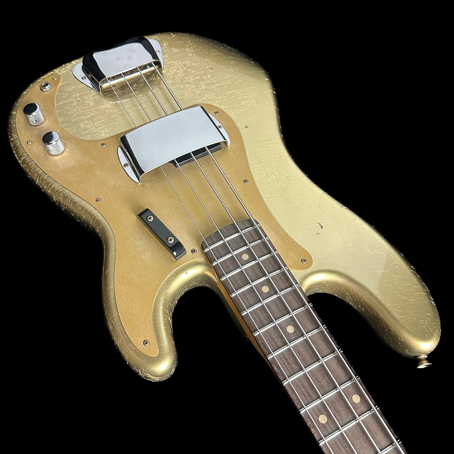 Upside down front of Fender Custom Shop Limited Edition '59 Precision Bass Journeyman Relic HLE Gold.