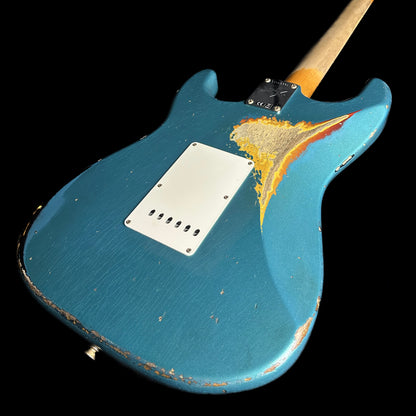 Bottom right angle of Fender Custom Shop 1961 Heavy Relic Stratocaster Aged Ocean Turqouise /3 Tone Sunburst back.