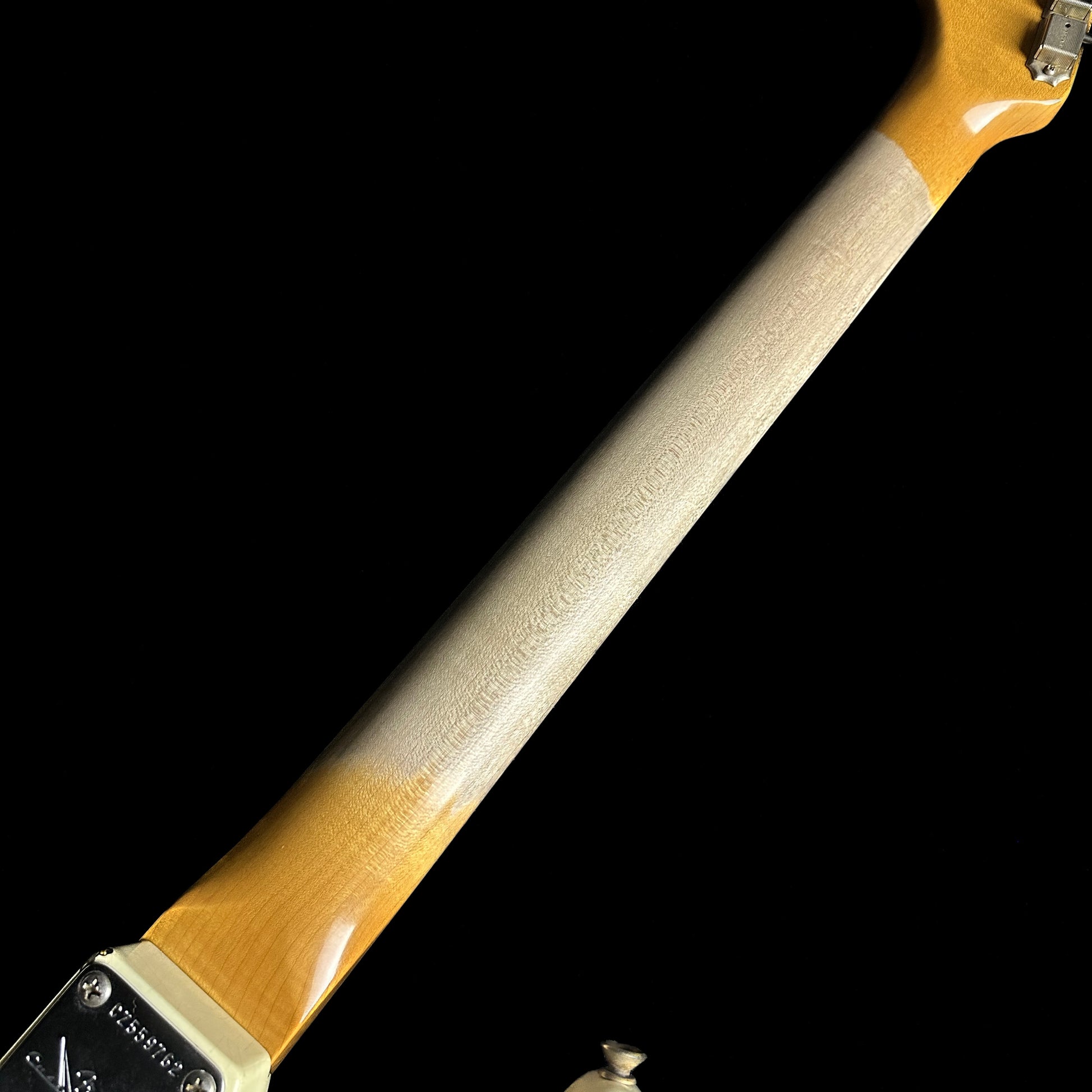 Back of Fender Custom Shop 1961 Stratocaster Heavy Relic Aged Vintage White/3-color Sunburst neck.
