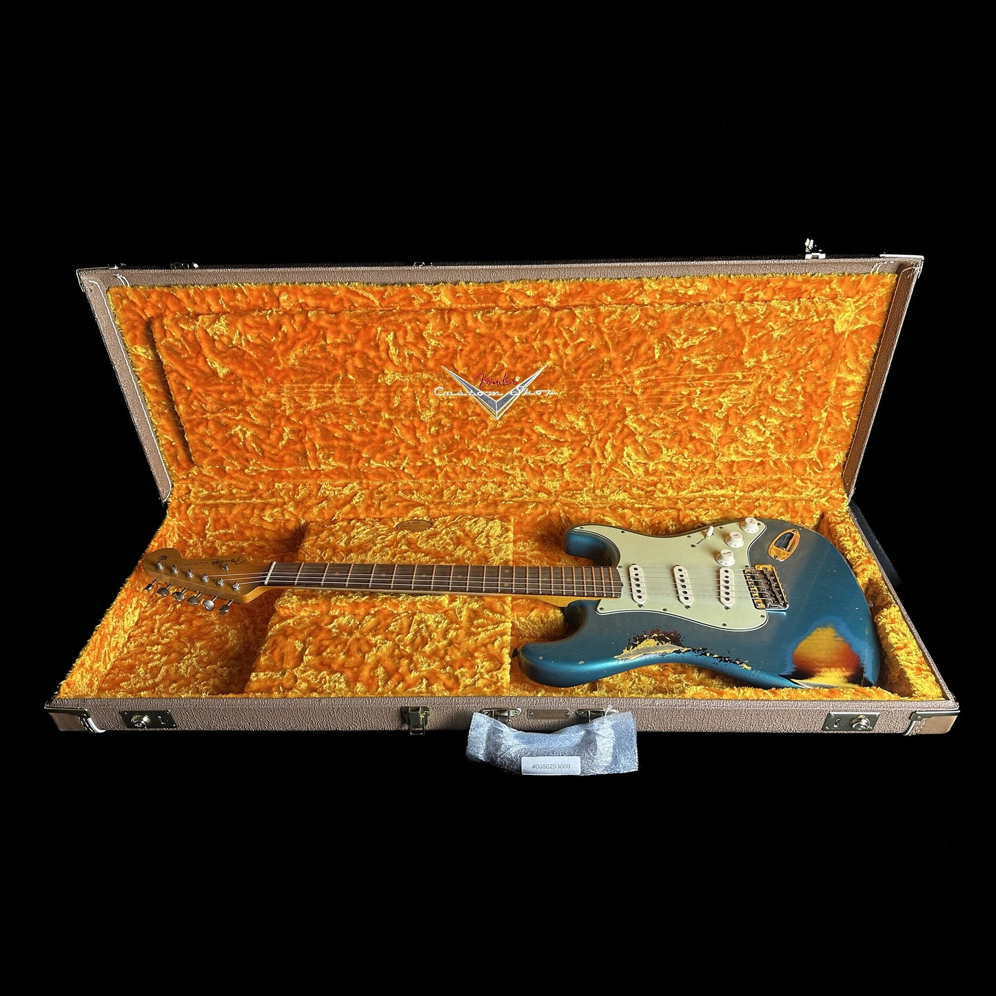 Fender Custom Shop 1961 Heavy Relic Stratocaster Aged Ocean Turqouise /3 Tone Sunburst in case.