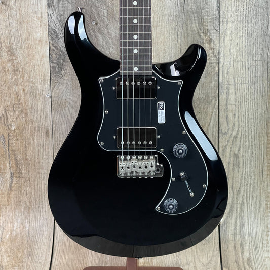 Front of PRS Paul Reed Smith S2 Standard 22 Black.